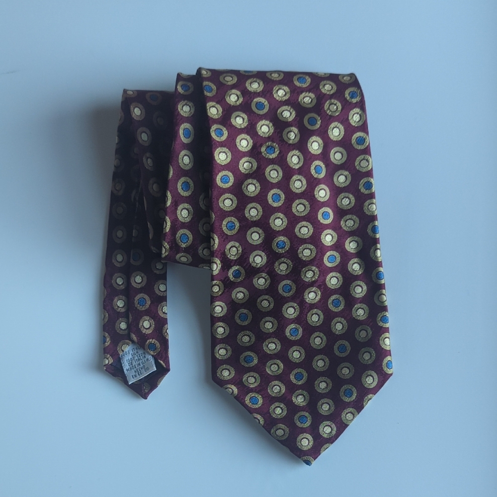 100% Italian Silk Tie. Made In The USA. Claiborne. Prom.  Quiet Luxury